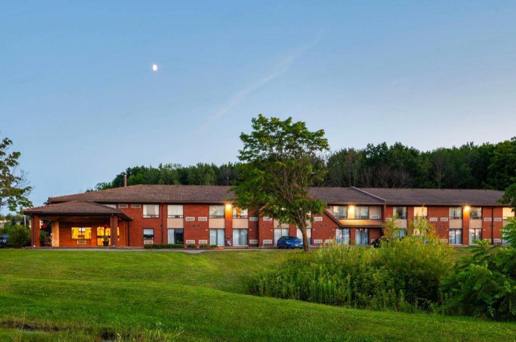Comfort Inn Midland Buitenkant foto