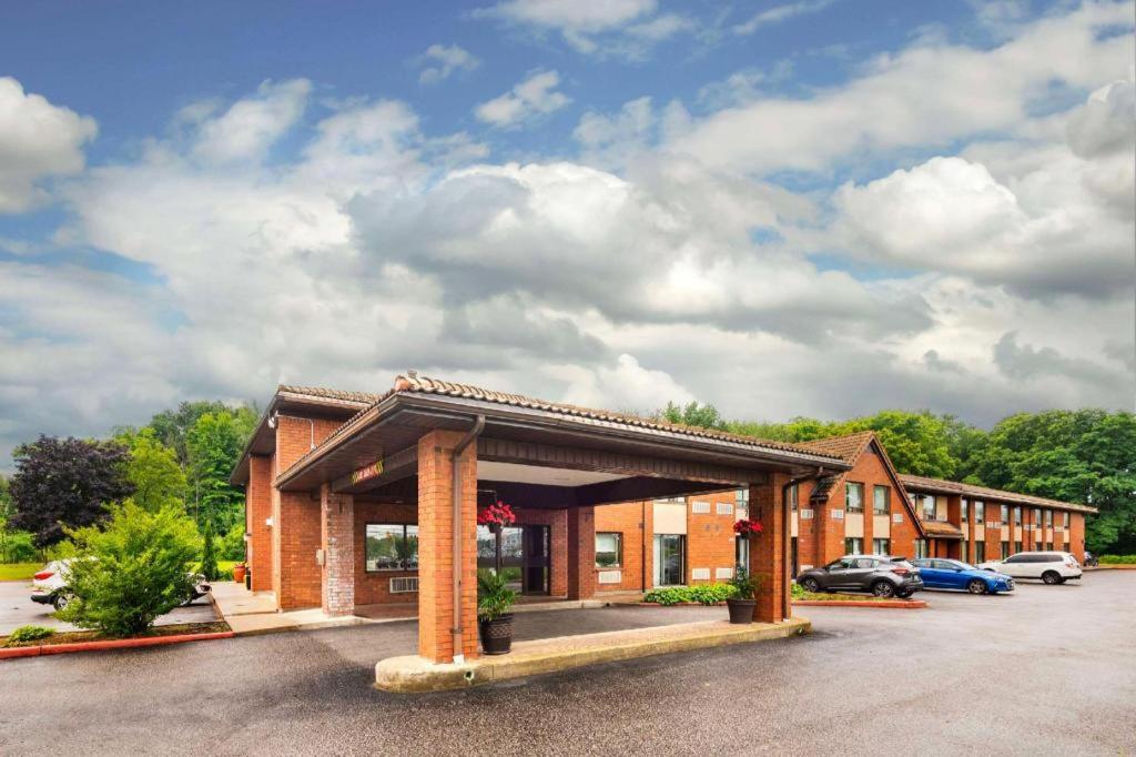 Comfort Inn Midland Buitenkant foto